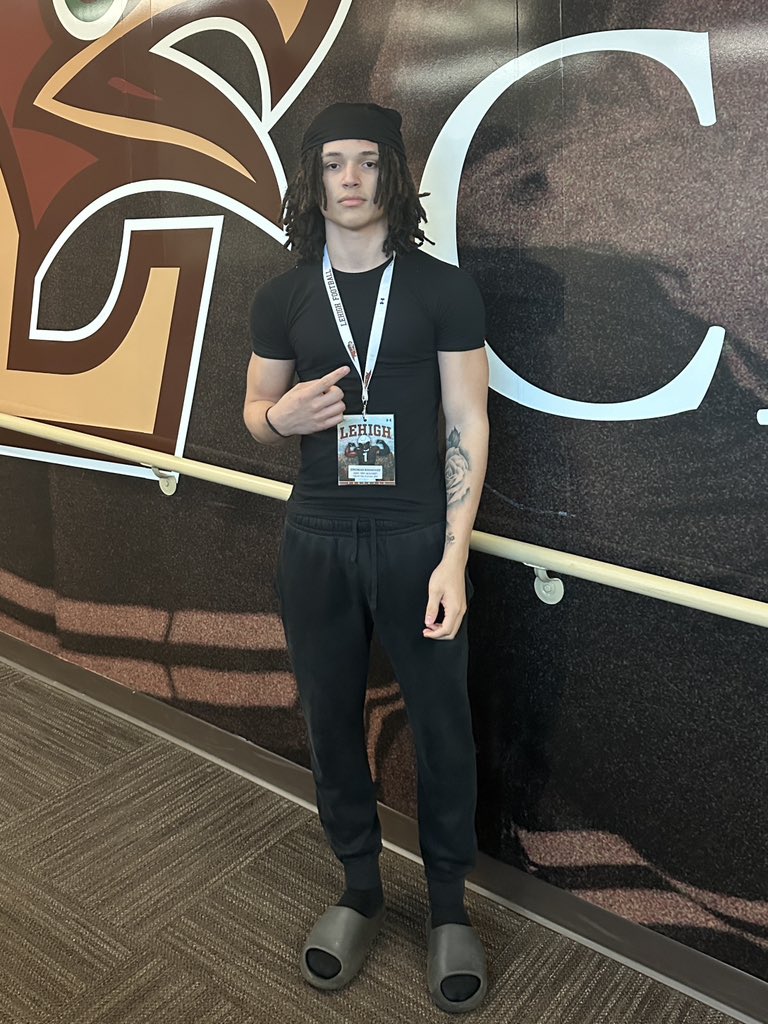 jeremiahrodr4's tweet photo. Enjoyed my visit today at Lehigh University !
Thank you for the hospitality! @LU_CoachMac @coach_cahill @CoachKeeonShaw @EEACS_CoachFord https://t.co/0ck0UdU8R7