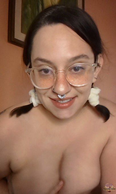 You, me, takeout, anime, &amp; cuddles that turn into lazy fucking >>>>>>>>>>>>>> https://t.co/CuCmMdKbx