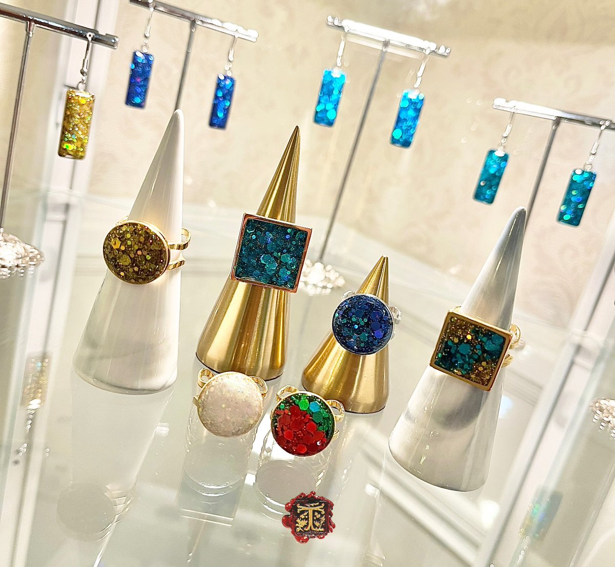 My stunning #resin #jewellery collection is now available to purchase at the beautiful <a href="/BourneHallHotel/">Bourne Hall Country House Hotel</a> in #shanklin #isleofwight 🌠