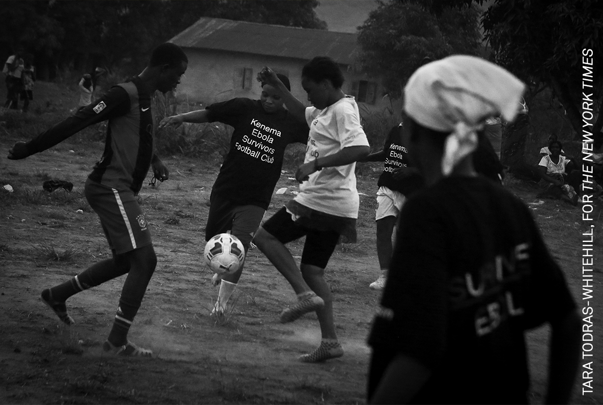 Photo of the Day | The ‘Ebola Survivors’ Football Club was founded by Erison Turay as a support network for survivors and a means to battle negative stigmas in the community. The story by @taratw is included in #TiesThatBind on display in #Duisburg: worldpressphoto.org/exhibitions/hi…