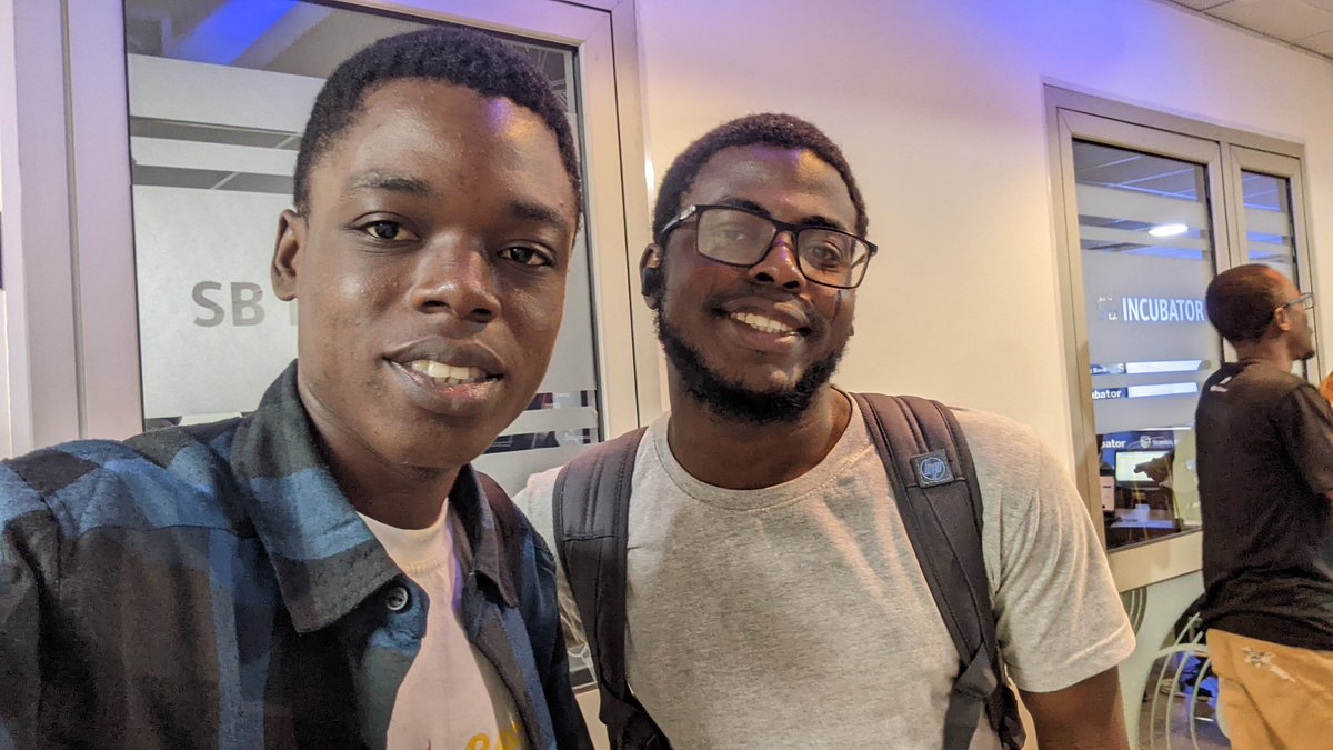 Finally I met @Geektutor at the #BuildWithAi event in Accra 

#gdgAccea @GDGAccra #gemini #vertexAi #duetAi