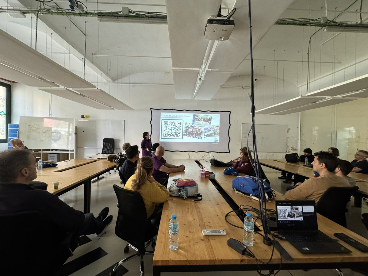 jorgefdezsa's tweet image. @netcoreconf #Orm o máster class de
Como hacer las cositas por @Beelzenef_ @ProdwareES , ni un hueco libre.