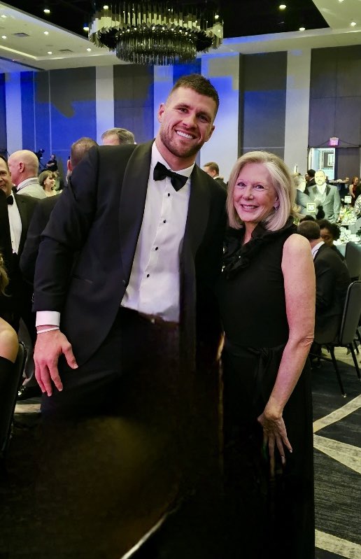 DeeDeeJones5's tweet photo. I think I speak for everyone at the 101 Awards last night in KC when I say THANK YOU to @_TJWatt and @danirhodes04 for attending. @JJWatt you would have been so proud of you brother. https://t.co/oh2PuKkFpt