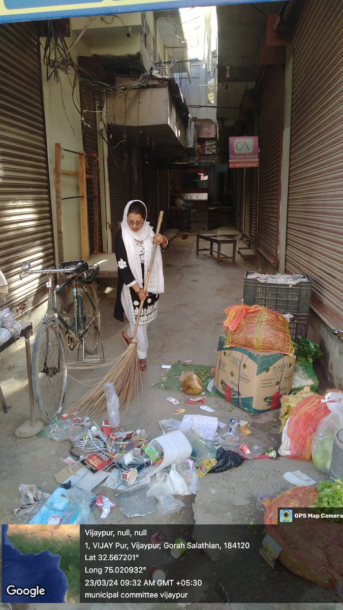 #swachhwardcompetation Today cleanliness drive being conducted in ward no 09 of vijaypur. #swachhbharat #indiavsgarbage @Abhi1shrma @dcsambaoffice @diosamba1 @PuneetSharma75 @JammuUlb @MoHUA_India @DailyExcelsior1 @OfficeOfLGJandK @SwachhBharatGov @PMOIndia