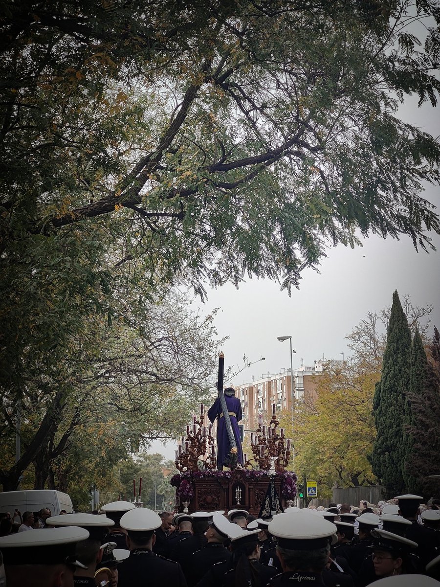Sevilla en primavera. 

<a href="/Hdadpadrepio/">Hermandad Padre Pío</a>
<a href="/amlagrimas/">Lágrimas de Dolores</a>