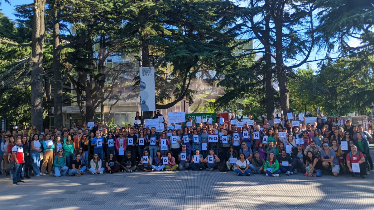 En CONICET no sobra nadie!
<a href="/Conicetmdp/">CONICET Mar Del Plata</a> <a href="/IIMyCAr/">IIMyC-UNMdP-CONICET</a> <a href="/unmdp/">Universidad Nacional de Mar del Plata</a>

No al ajuste en ciencia y tecnología!!!