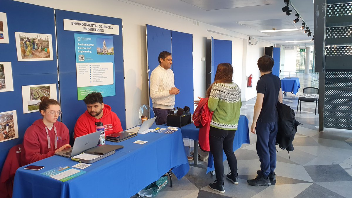 Fantastic energy and an amazing turn out to our @tcddublin School of Engineering #TrinityOpenDay space in the Martin Naughton Institute (formerly Science Gallery). Lots of interesting questions from enthusiastic students and #FutureEngineers