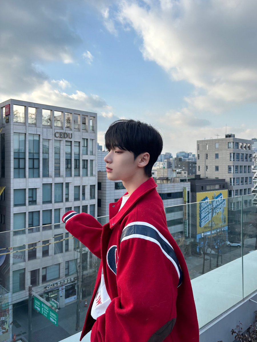 thinkingofnxd's tweet photo. replies from yongjoon’s menpa on b.stage 🦊:

(i’m not a translation account and these are just translated with papago, so pls forgive me if the translations are off!!)

#RBW #NXD #NeXtiDentity
#YONGJOON #용준 #ヨンジュン https://t.co/Wq77Qy1Btv