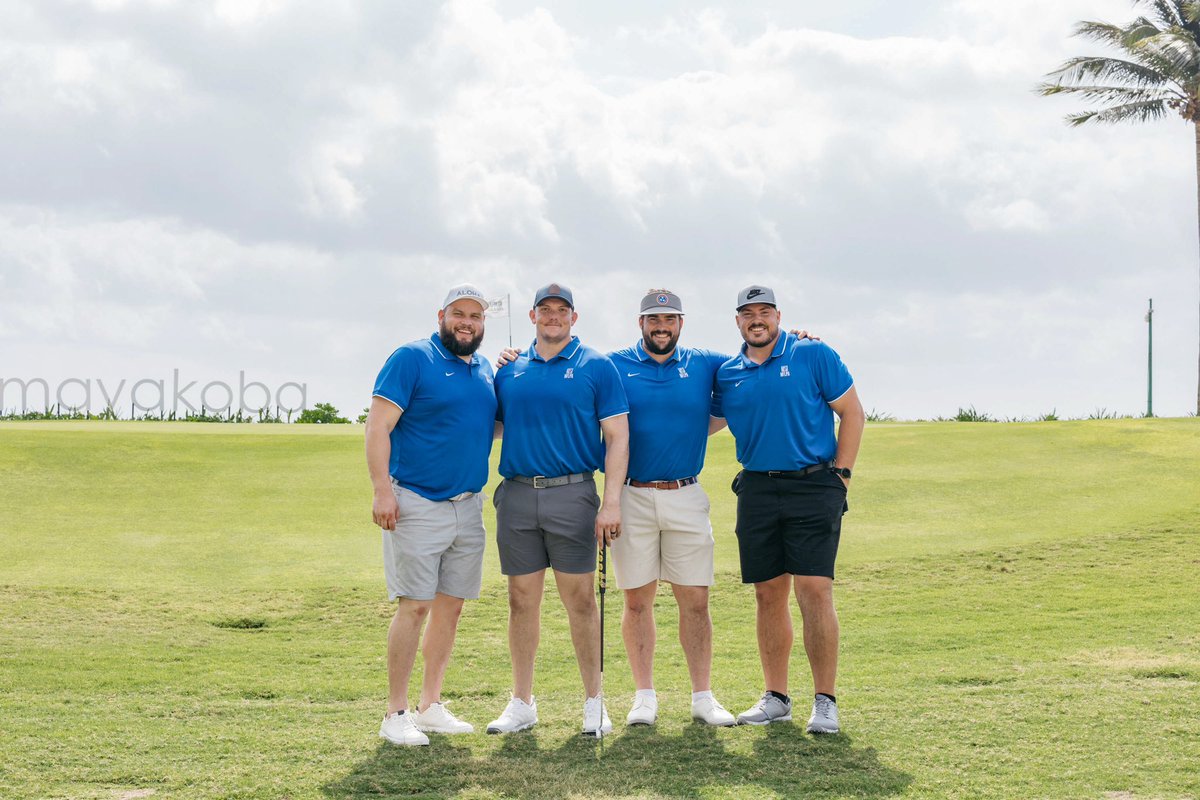 JoelBitonio's tweet image. Great time at the @NFLPA classic! Made it to the quarterfinals, but the heat finally caught up to us. Love my squad @BigCorbs73 @lucaspatrick62
@ryan_kelly70
