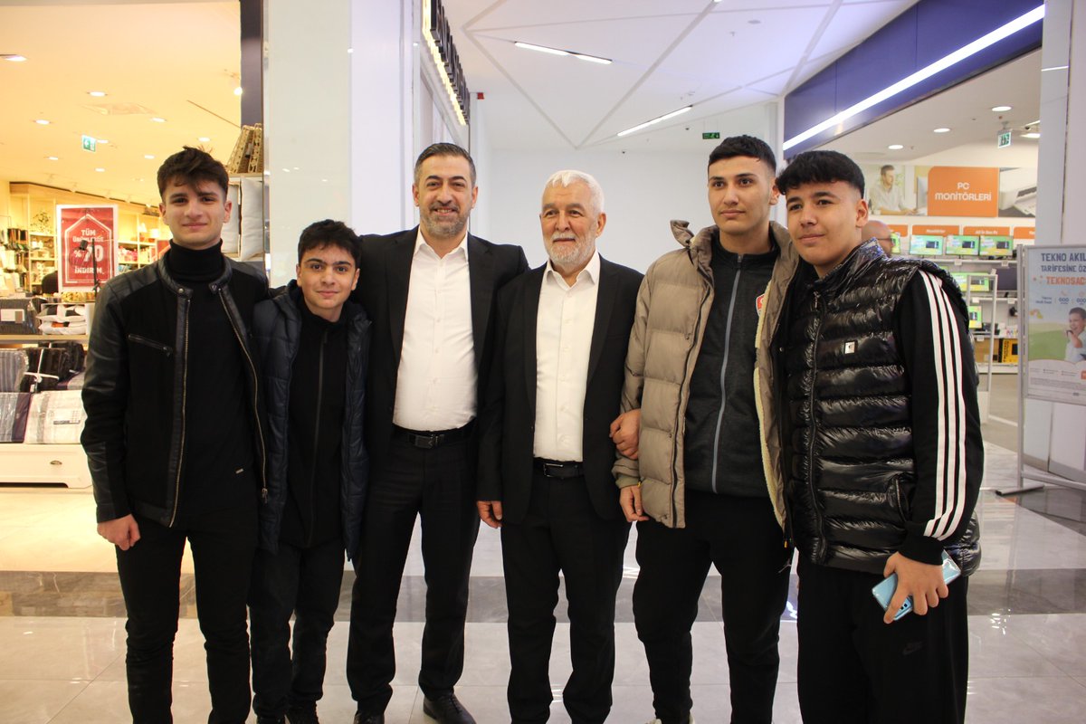 Tek Çözüm Liyakatli kadrolardadır. Tek Çözüm Üretken Belediyeciliktir.

Elazığ Muradına Erecek