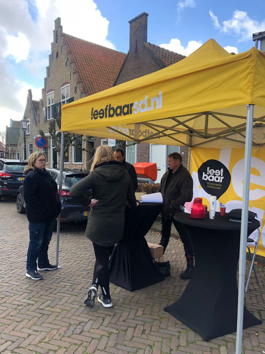 LeefbaarSD's tweet photo. We danken de inwoners van #ouwerkerk #oosterland en #nieuwerkerk voor de fijne gesprekken en de waardevolle input vandaag in de @LeefbaarSD #tent Van Nieuwerkerk geen foto’s, het waaide te hard, dank aan #ArcoPieper voor de ‘koek en Zopie’. #streekholders https://t.co/wQfMPByrI1