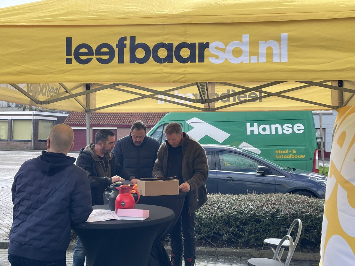 LeefbaarSD's tweet photo. We danken de inwoners van #ouwerkerk #oosterland en #nieuwerkerk voor de fijne gesprekken en de waardevolle input vandaag in de @LeefbaarSD #tent Van Nieuwerkerk geen foto’s, het waaide te hard, dank aan #ArcoPieper voor de ‘koek en Zopie’. #streekholders https://t.co/wQfMPByrI1