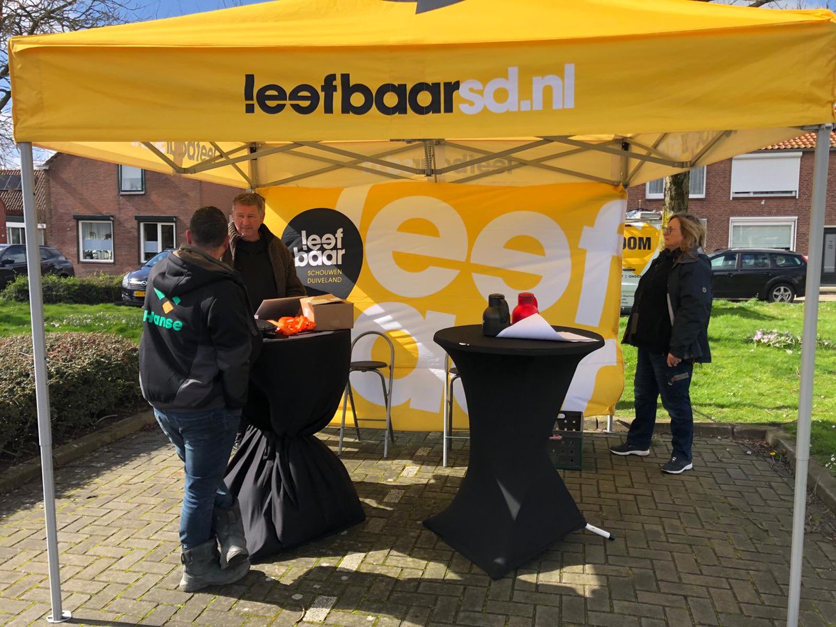 LeefbaarSD's tweet photo. We danken de inwoners van #ouwerkerk #oosterland en #nieuwerkerk voor de fijne gesprekken en de waardevolle input vandaag in de @LeefbaarSD #tent Van Nieuwerkerk geen foto’s, het waaide te hard, dank aan #ArcoPieper voor de ‘koek en Zopie’. #streekholders https://t.co/wQfMPByrI1