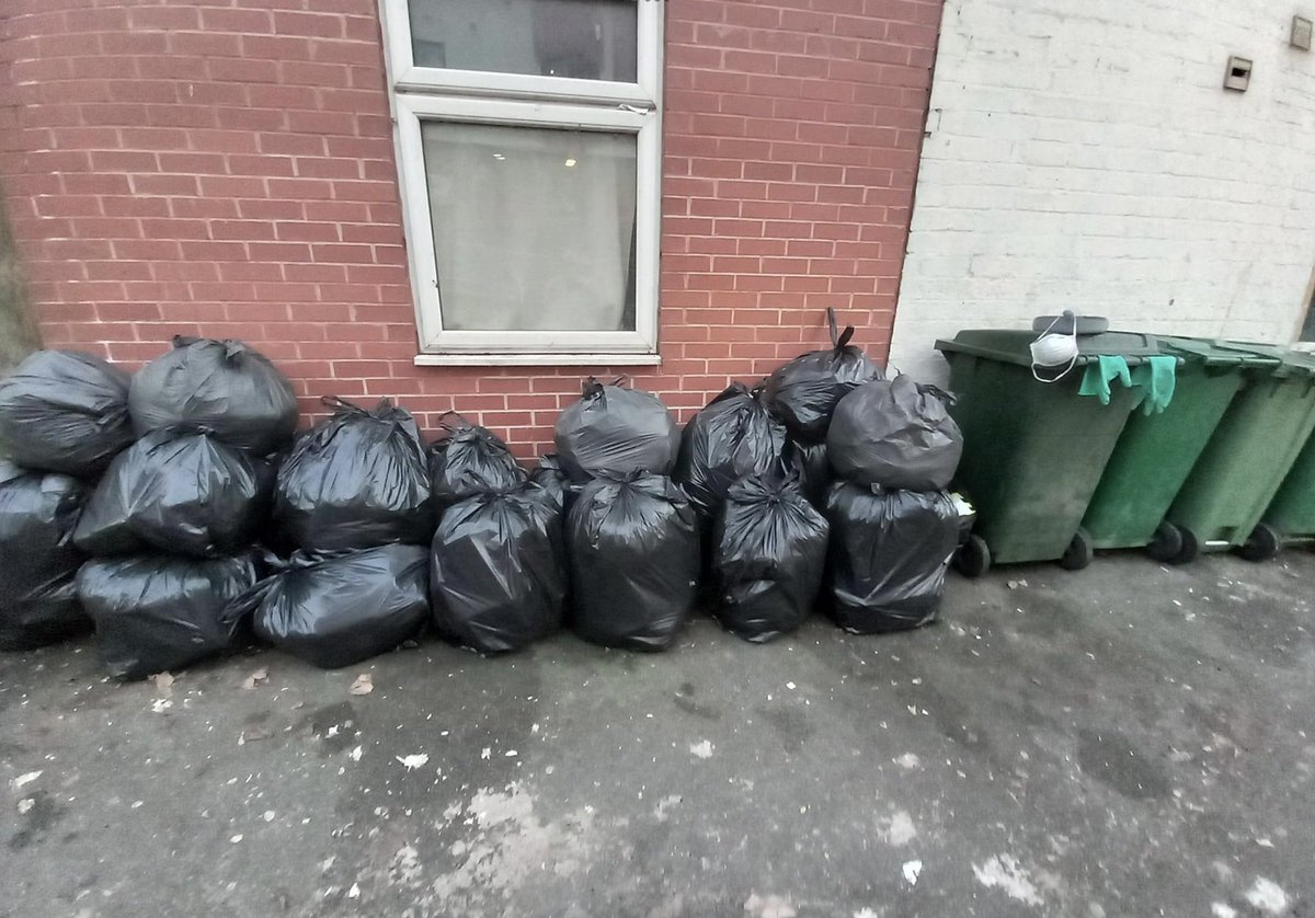 @coventrycc @SercoGroup Cox Street/Lower Ford Street, Coventry.  HMO with a licence that’s due for renewal on 1/7/2024! One of our volunteers has bagged up the rubbish on your behalf but you should be sorting this about Serco and CCC! This isn’t healthy for anyone!