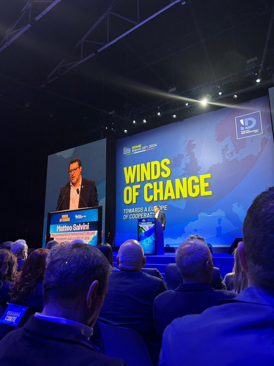 MassimoCasanov3's tweet image. Qui Roma. Con @matteosalvinimi. Con la @LegaSalvini. Con @IDGroupEP. Per portare insieme il cambiamento in Europa. 💪🏻 #WindsOfChange