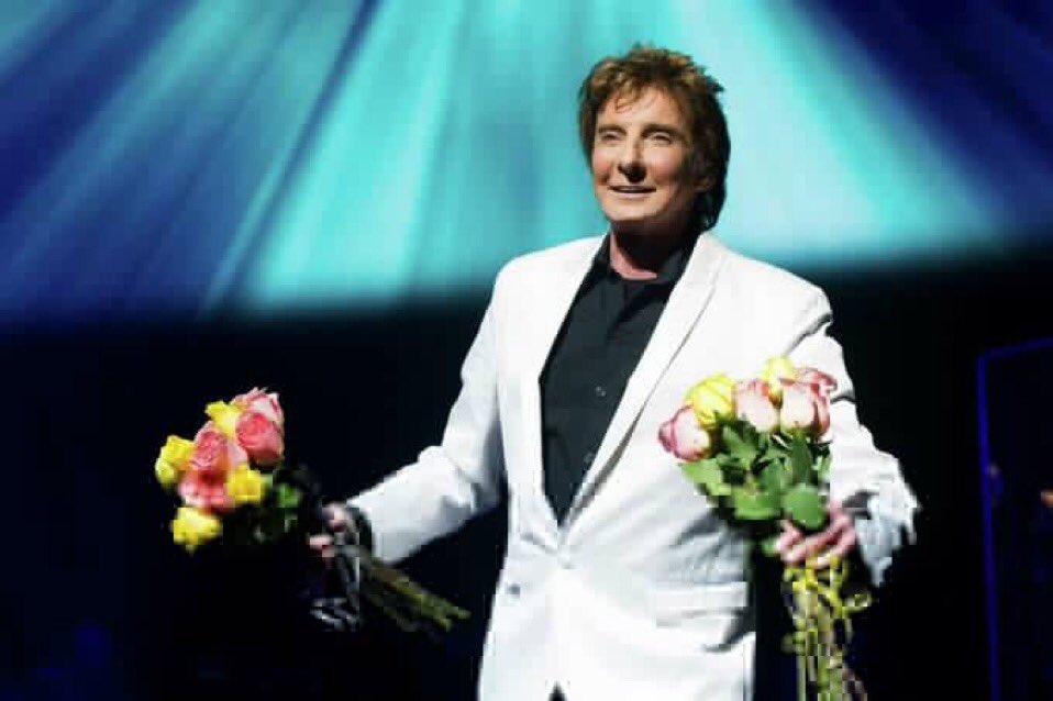 Barrry Manilow tweet media