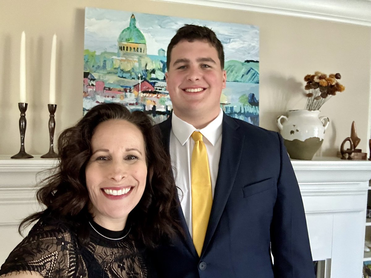 Thank you to the Greater Baltimore Chapter of the National Football Foundation for a great evening this past Wednesday and I’m honored to be selected as one of 6 Scholar Athlete award recipients out of 77 in the state of Maryland. <a href="/CHSFootball1976/">Chesapeake Cougars Football</a> <a href="/NavyFB/">Navy Football</a> #Hooyah