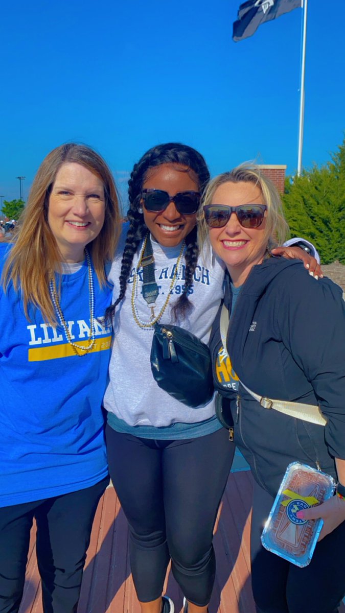 MrsW_5thLE's tweet photo. @ProsperISD #HopeWalk2024 @LilyanaElem The love felt today was amazing! Love this district and love Hope Squad! 💛 YOU MATTER! #liftinglegends 💛💙🎉💛❤️ https://t.co/QFOfYGluQV