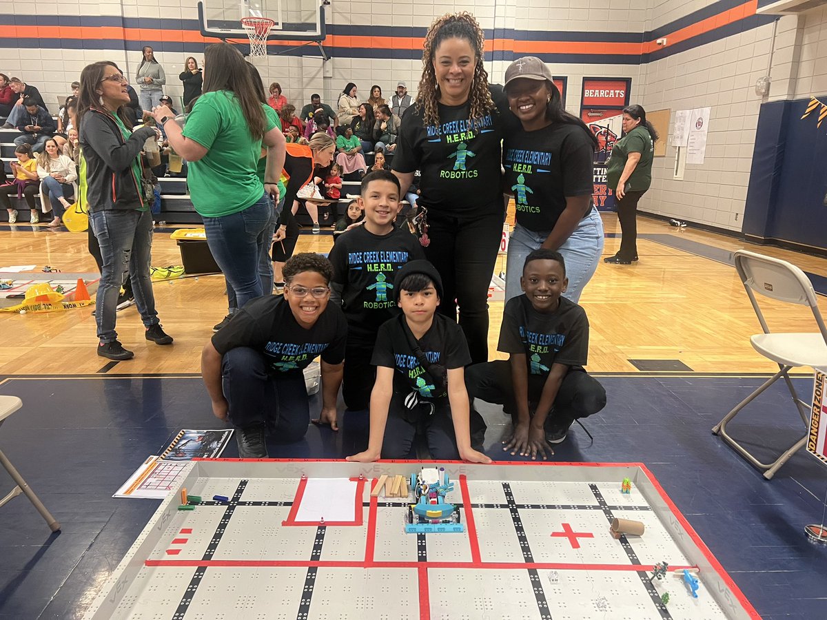 MiguelinaSimmo4's tweet photo. How Awesome to experience the excitement at the Humble ISD Robotics Competition. Team RCE!! https://t.co/XtD0evXS8B