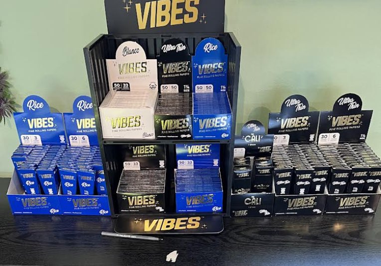 If you know a #smokeshop and they don’t sell #vibespapers tag them below.. I’m setting up #wholesale accounts today. Or if you want to open up your own online shop 👇🏿 TapIn #SmallBusiness #onlinebusiness #countertop