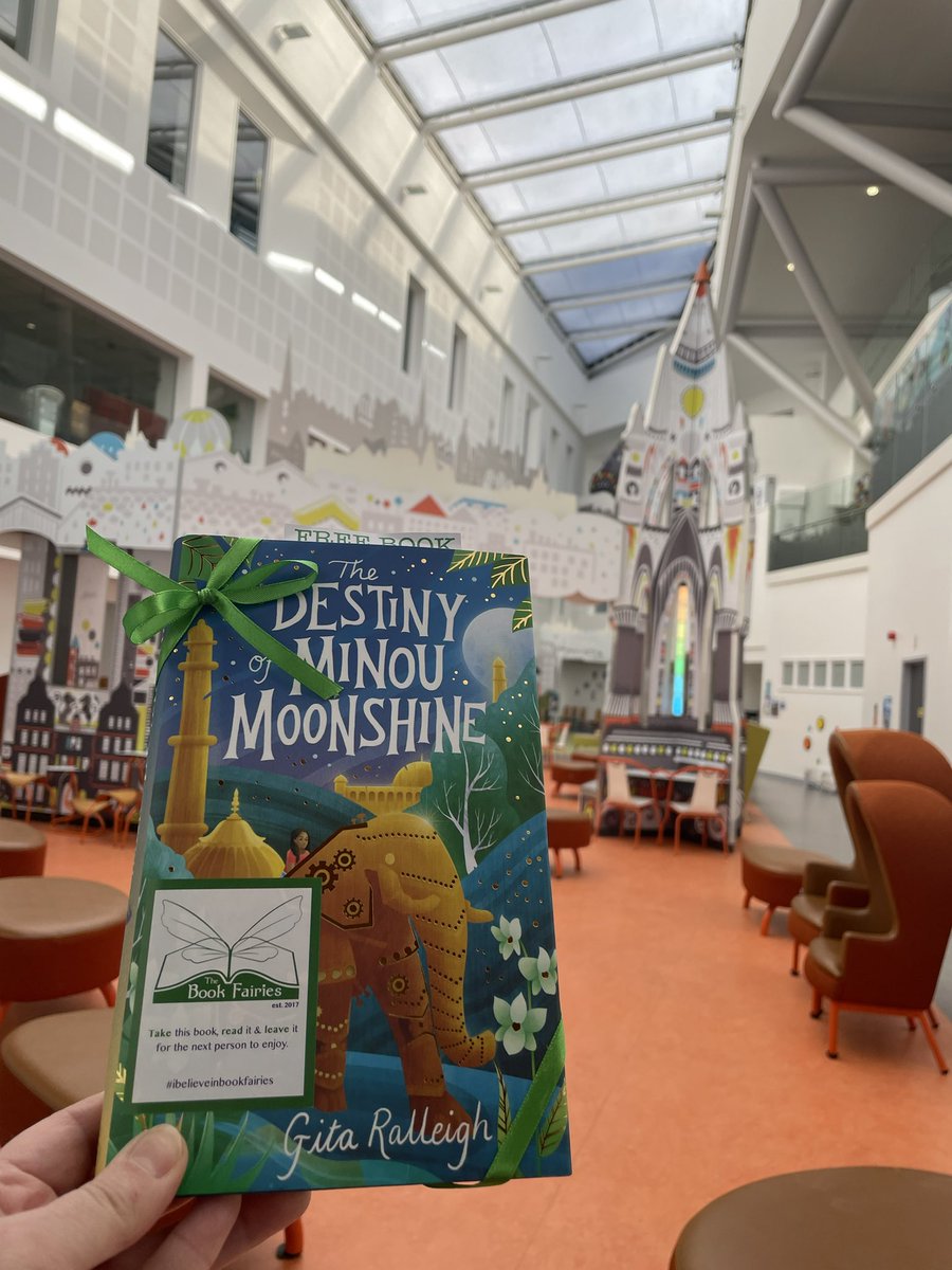 “The sun had risen, turning the river gold” This book fairy is sharing a copy of The Destiny of Minou Moonshine by Gita Ralleigh! Who will be lucky enough to spot one? #ibelieveinbookfairies #TheDestinyofMinouMoonshine #TBFMinou #HeadofZeusBookFairies #GitaRalleigh #Edinburgh