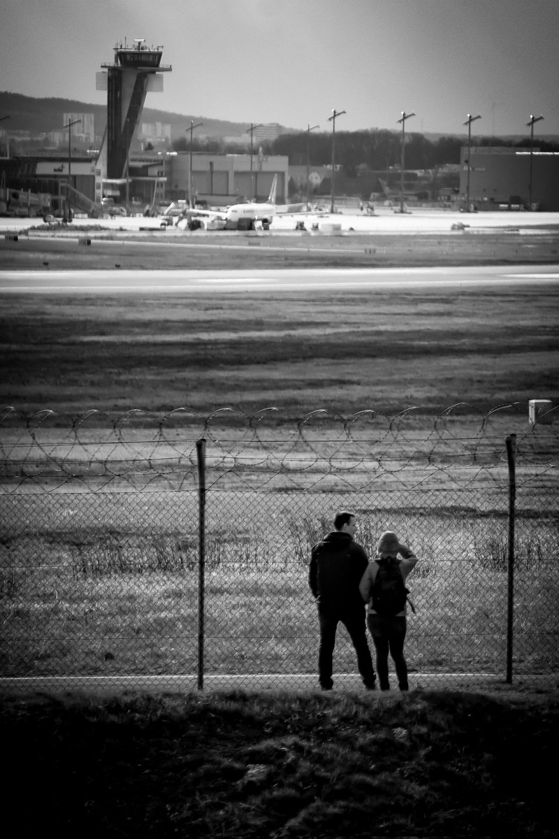 Plane spotting 

@ap_magazine 
#streetphotographer
#streetphotography
#streetphotographyinternational 
#Germany
#barbedwire
#fence
#blackandwhitephotography
#blackandwhitephoto
#blackandwhitestreetphotography 
#watching
#monochrome 
#bnw 
#Airport