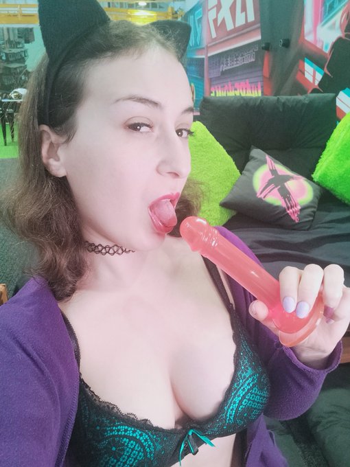 C'est parti pour le live sur @Nounouillefr 🥕 Pour ceux qui ne connaissaient pas, c'est un site fran&ccedil;ais<a class="tags" target="_blank" title="On Twitter" href="/?out=eyJ0eXAiOiJKV1QiLCJhbGciOiJIUzUxMiJ9.eyJpYXQiOjE3MjEwMTAzNjksImlzcyI6InR3cG9ybnN0YXJzLmNvbSIsIm5iZiI6MTcyMTAxMDM2OSwiZXhwIjoxNzUyNTQ2MzY5LCJyZWRpcmVjdF91cmwiOiJodHRwczovL3R3aXR0ZXIuY29tL05vdW5vdWlsbGVmciJ9.hMFG0xkm3np8vB3ofKIQQGKbz5-1SIsM2En0MWTPw3vkD0PTGwK-RJ2mFPGdt1t3bCxm5-osf-Ad2omjquoBuA">@Nounouillefr</a><a href="/tag/nouvellejourn%C3%A9e"class="tags"><span>#nouvellejourn&eacute;e</span></a><a href="/tag/nouvellephoto"class="tags"><span>#nouvellephoto</span></a>