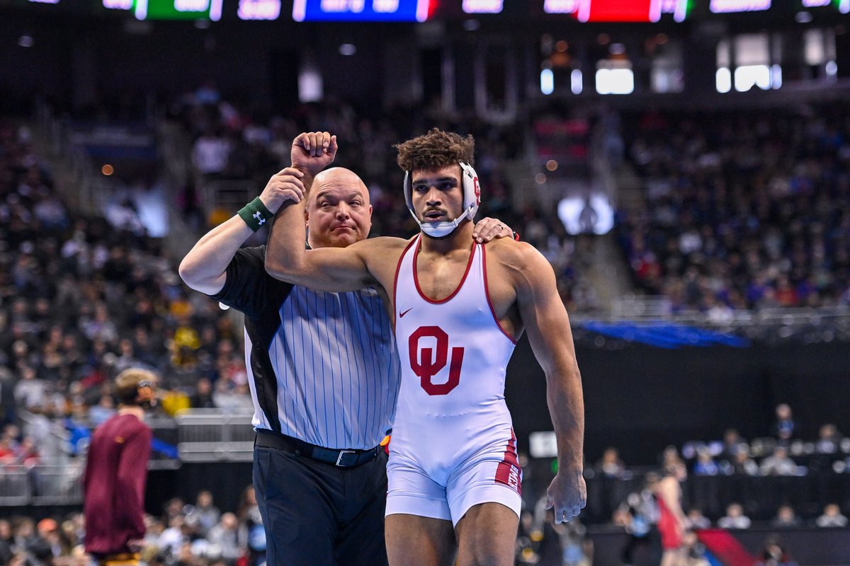 OU_Wrestling's tweet photo. Locked In 🔒

Stephen Buchanan defeats two-time All-American and Big 12 Champion Tanner Sloan to advance himself into the third place match!

#BoomerSooner | #NCAAWrestling https://t.co/xMy7k4DKh0