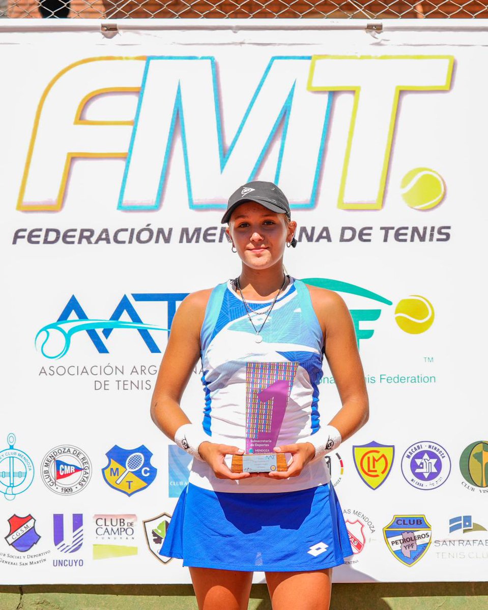 Francesco Fuentes (@francesco__10) on Twitter photo Del 3 al 7 de Abril, Sol participará del "Roland Garros Junior Series" en Brasil, evento que otorga un Wild Card al Main Draw del Grand Slam parisino al vencedor.
Fue campeona en la edición anterior.
Será la máxima favorita del torneo.
¡Éxitos <a href="/sollarrayaguidi/">Sol Larraya Guidi</a>! Del 3 al 7 de Abril, Sol participará del "Roland Garros Junior Series" en Brasil, evento que otorga un Wild Card al Main Draw del Grand Slam parisino al vencedor.
Fue campeona en la edición anterior.
Será la máxima favorita del torneo.
¡Éxitos <a href="/sollarrayaguidi/">Sol Larraya Guidi</a>!