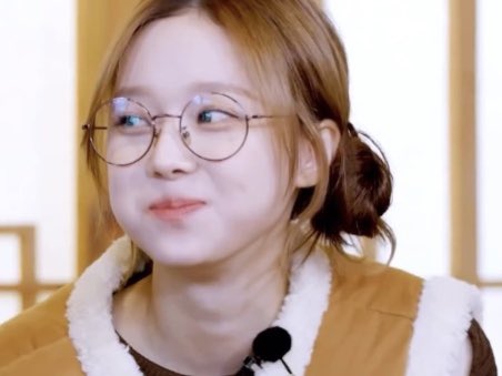 รีบกิน​ กลัวโดนแย่ง​          รอแย่ง​ เพราะไม่อิ่ม