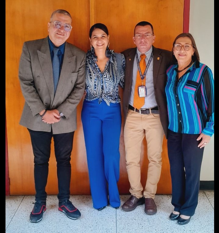 El Doctorado en Estudios Políticos está adscrito a los grupos de investigación pertenecientes al Centro de Estudios Políticos y Sociales de América Latina (CEPSAL), de la Facultad de Ciencias Jurídicas y Políticas, aprobado por el Consejo Nacional de Universidades (CNU)