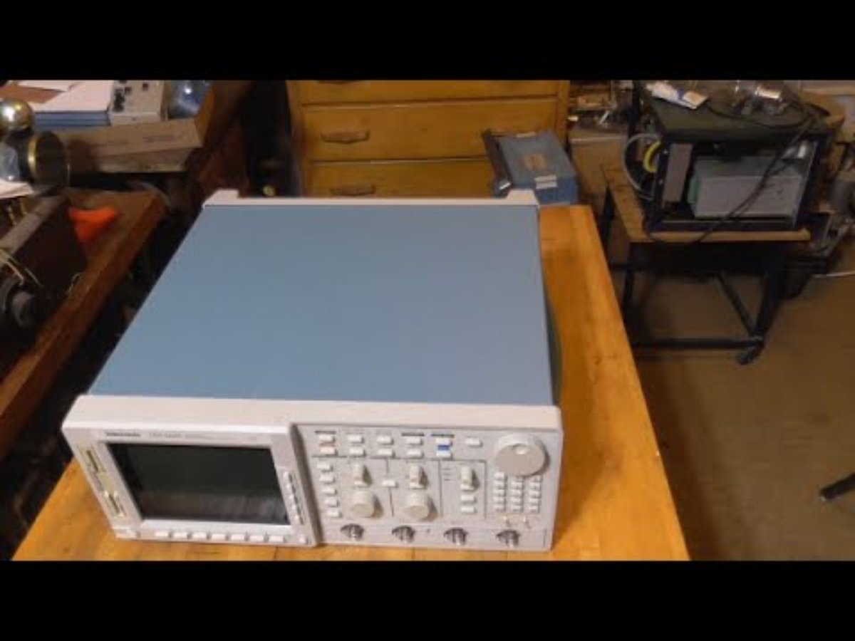 OhmsLaw78's tweet image. REPLACING NVRAM IN TEKTRONIX TDS680C SCOPE youtu.be/7y_HM9u1zvw?si… via @YouTube #Tech #Electronics #ElectronicsRepair #VintageElectronics  #ElectronicsServicing