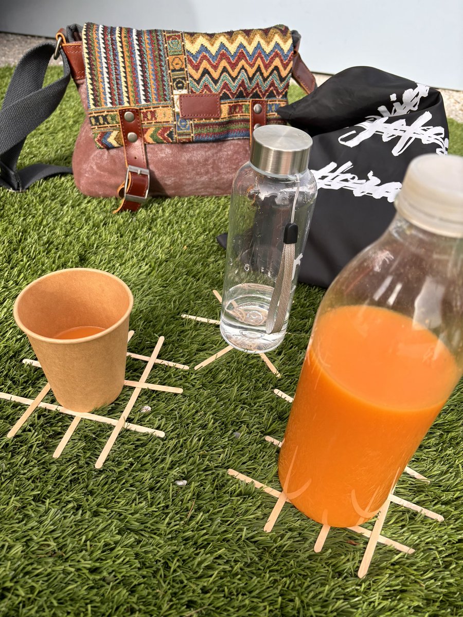 Sawah-wadah con <a href="/ArturoGenova/">Arturo Génova</a> <a href="/javisantos14/">Javi Santos</a> <a href="/ValueInvestingS/">Paco Lodeiro Amado</a> <a href="/perezperez_alej/">Alejandro Pérez Pérez</a> <a href="/SinOficina_com/">SinOficina 🌴 Coworking Online</a>