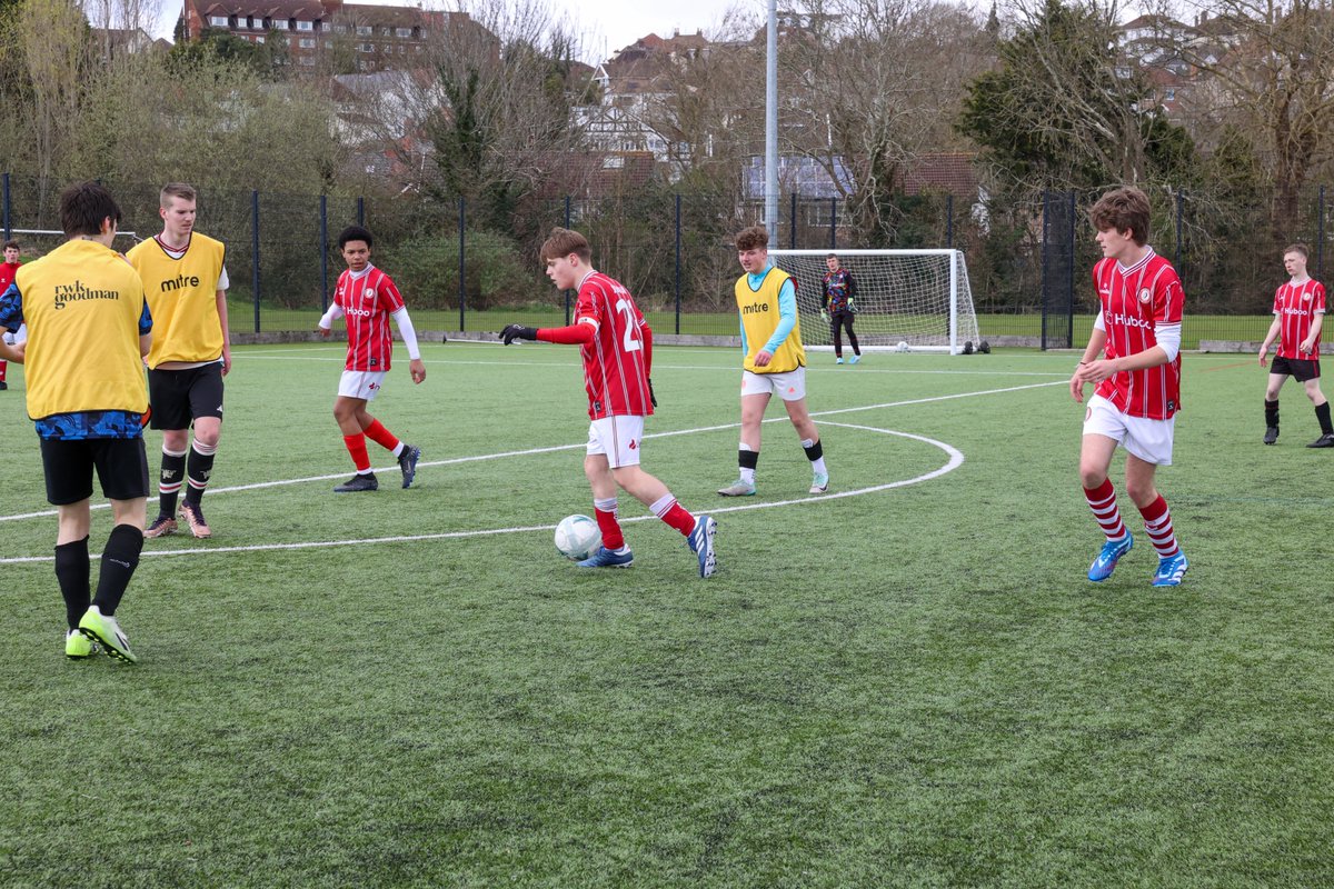RobinsFound's tweet image. Great skills on show this afternoon at the friendly matches between @BCCP_Football  and @BristolDS1 😍🤝 

#footballforall
