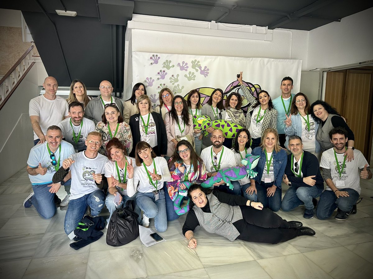 JulioRodrgez's tweet photo. El tsunami @EABEJaen terminó y nos dejó exhaustos. Contento del equipo que lo ha hecho posible, con cariño y su mejor hacer. Mucha gente sumando pero con @LolaAlcantara2  en cabeza no puede salir nada mal. Gracias a todos, @CEPJAEN1 https://t.co/HnmoN3O8YI