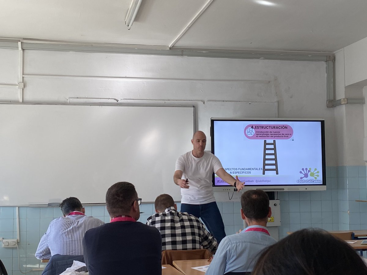 JulioRodrgez's tweet photo. El tsunami @EABEJaen terminó y nos dejó exhaustos. Contento del equipo que lo ha hecho posible, con cariño y su mejor hacer. Mucha gente sumando pero con @LolaAlcantara2  en cabeza no puede salir nada mal. Gracias a todos, @CEPJAEN1 https://t.co/HnmoN3O8YI