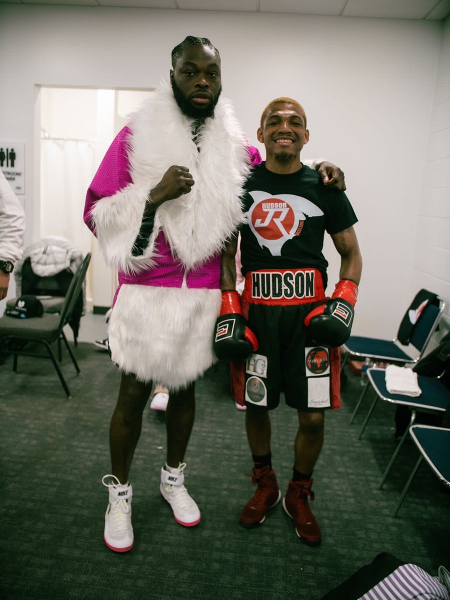 2200mbBoss's tweet photo. First and foremost wanna thank god my team and family came out healthy by the grace of god we 2-0 2Kos we gone keep going up it’s only the beginning trust me ‼️🦈🇸🇳🌍🇺🇸 https://t.co/elBAMoGUmD