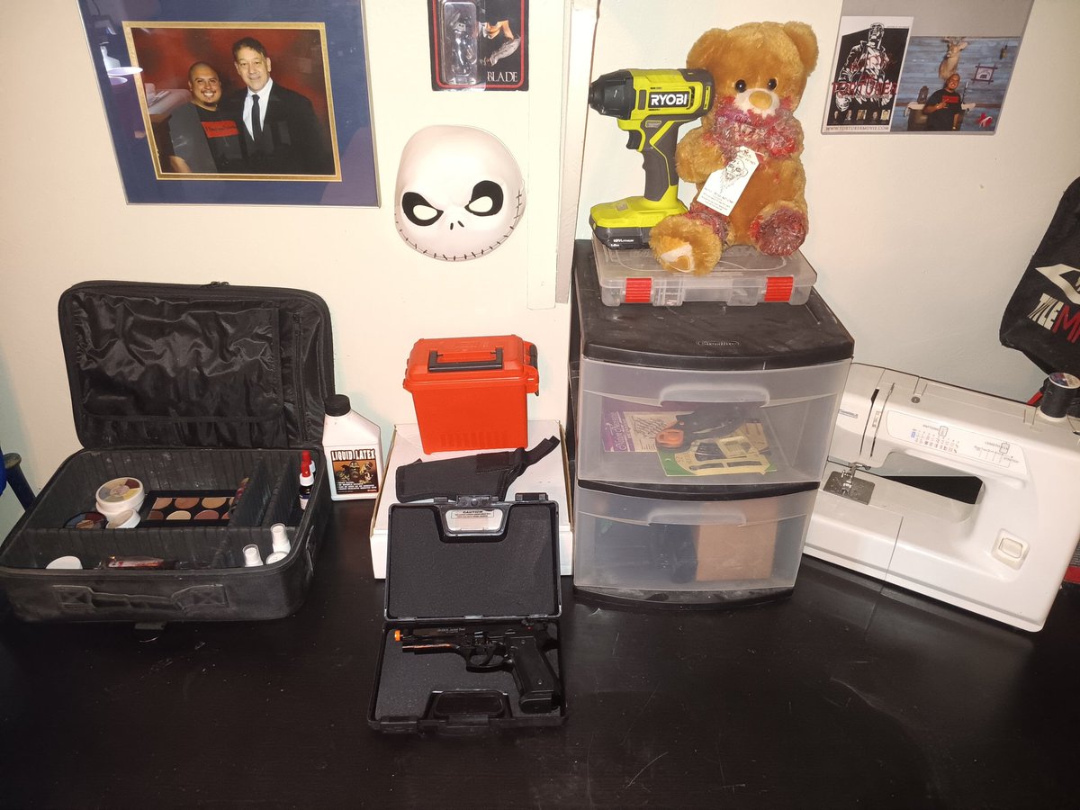 IamKingOpus's tweet photo. Putting together an SFX/Prop/Wardrobe work station. Got few SFX jobs coming up, but I'm down for more. if you need an SFX guy, let me know everything from special effects makeup to practical effects. #KingOpus #KingOpusProductions #SFX #SFXmakeup #SpecialFX #SpecialEffects #Props https://t.co/BzZXa9WG9F