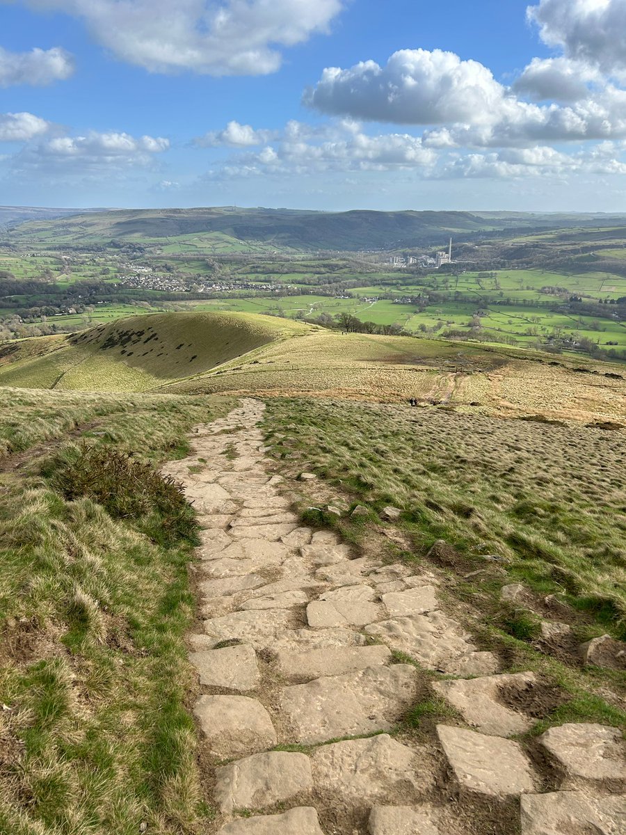 Fridays sunny but windy walk along The Great Ridge. 360 degree views of the surrounding valleys spot on as always 💚 #peakdistrict #hiking #countryside #getoutside