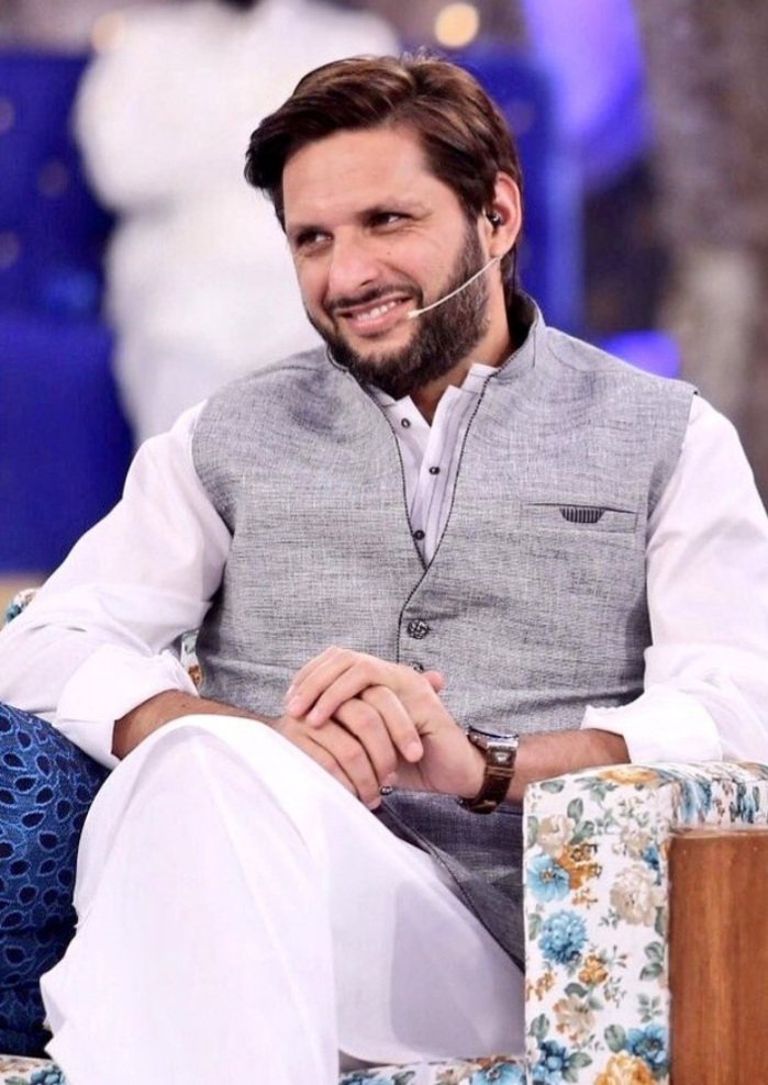 شاھد خان آفریدی صاحب ایک قومی ھیرو ھے آج کل سوشل میڈیا پر کوچھ زھنی بیمار اس کے خلاف بکواسات کرتے دیکھے جاتے شاھد خان آفریدی صاحب کا کرکٹ ھو یا سماجی خدمات اس کا کوئی ثانی نہیں 
شاھد خان آفریدی صاحب زندہ باد