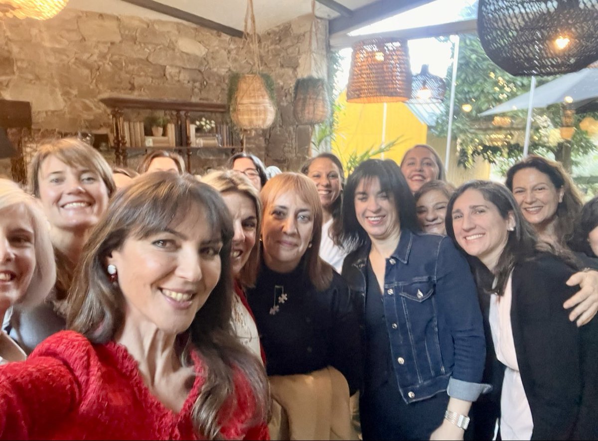 mccamposacunha's tweet image. Magnífico compartir la #experiencia #RealImpact con un grupo de maravillosas mujeres #SectorPúblicoyPrivado para seguir juntas en la mejora de nuestras capacidades profesionales y desarrollo personal. 
#Gracias a Betty Lorenzo y Maite Valiño por compartirlo con @MujeresSP