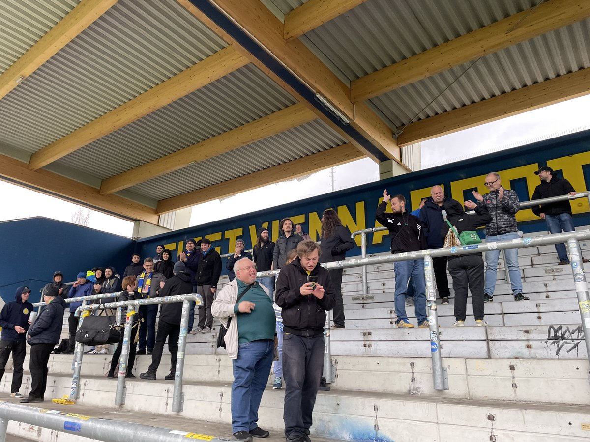 DANKE für diesen Support in der Frauen Bundesliga! 💙💛 Wunderschön auch den Dudelsack zu hören… Unsere Mädels hätten sich das in jedem Spiel verdient  🫶🏻 #mitHerz #frabuli