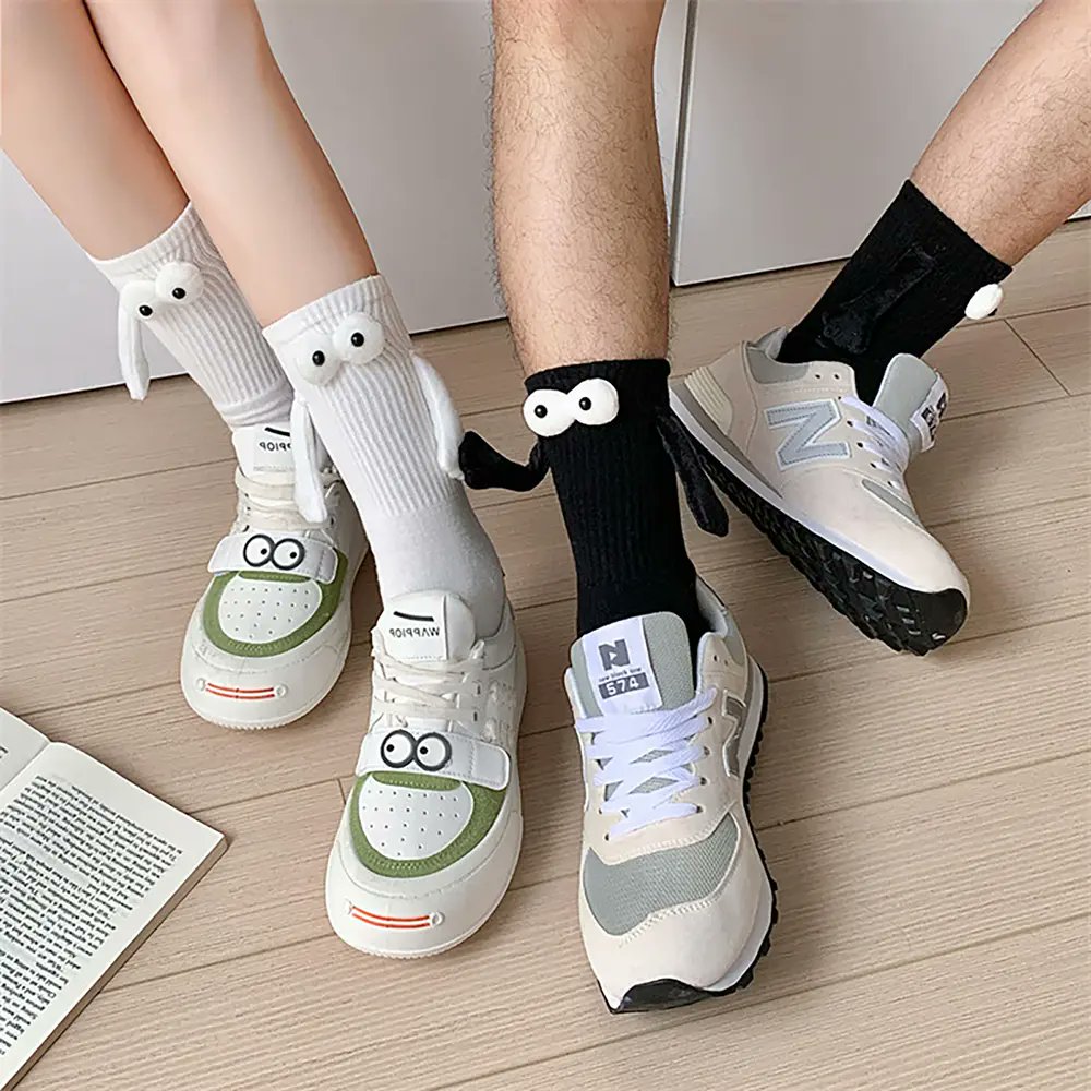 GadgetSharp's tweet image. MAGNETIC ATTRACTION: HAND IN HAND SOCKS UNITE IN STYLE!
gadgetsharp.com/portfolio/magn…