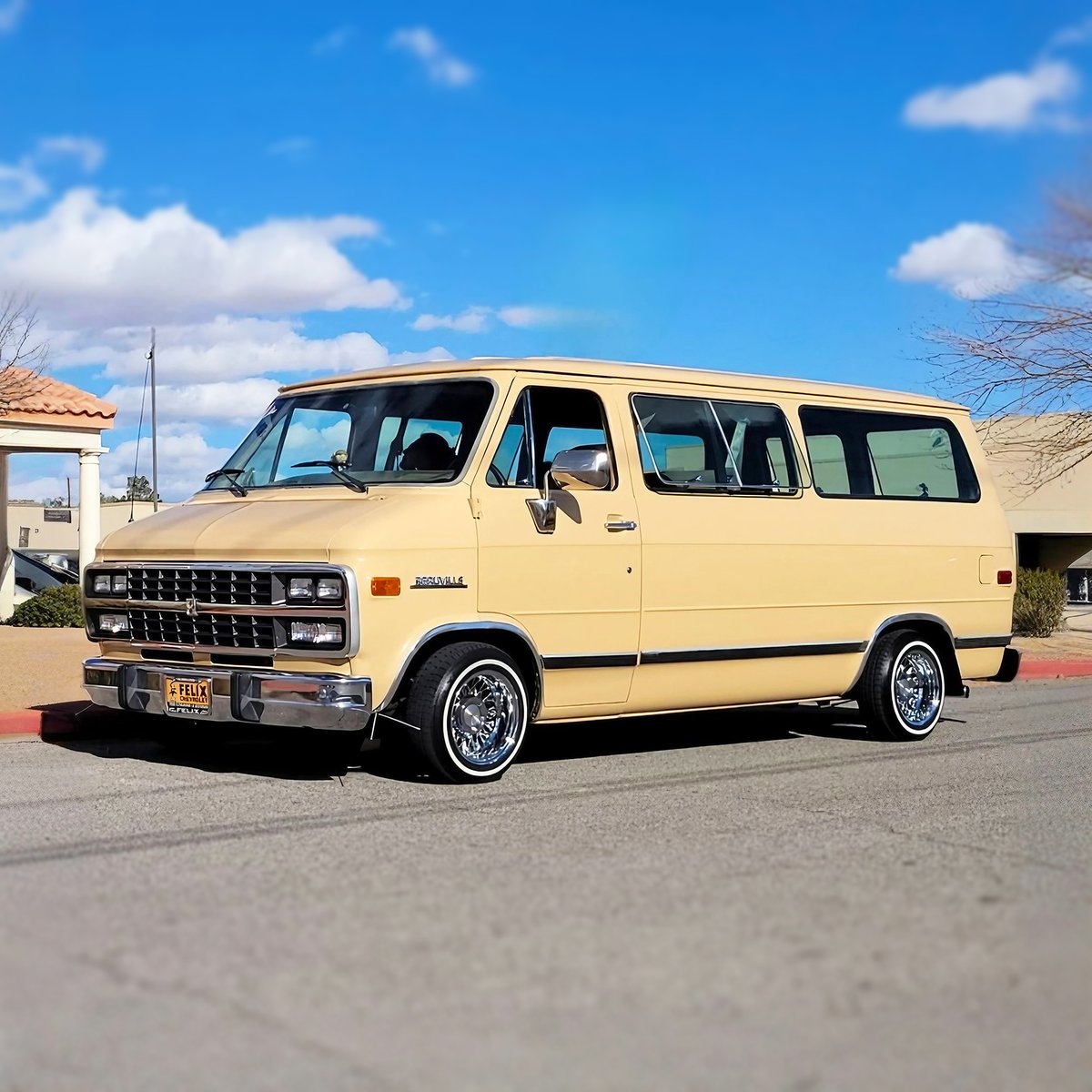 _VanCult_'s tweet photo. Happy Slammed Van Saturday!
..
Praise the Lowered!
..
#tagthevan #tagtheowner #tagthephotographer
..
#slammedvansaturday #chevrolet #chevyvan #g20 #beauville #van #fullsizevan #slammed #van #praisethelowered #vannin #vanlife #vanporn #vancult #getinandgetiton https://t.co/zuchC6HksU