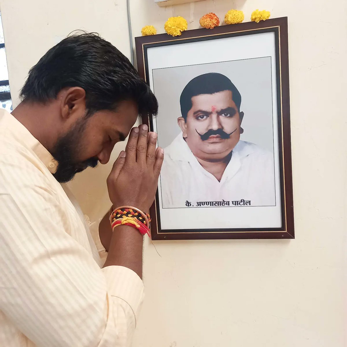 SLambute30's tweet photo. मराठा आरक्षणाचे जनक, माथाडी कामगारांचे आराध्यदैवत स्व.आ.अण्णासाहेब पाटील यांची ४२ वी पुण्यतिथी निमित्त आपणास त्रिवार विनम्र अभिवादन🙏💐🚩
#अण्णासाहेब_पाटील 
@NarendraMathadi @CMOMaharashtra @AnkitaPawar05 https://t.co/H2oMLdG7mG