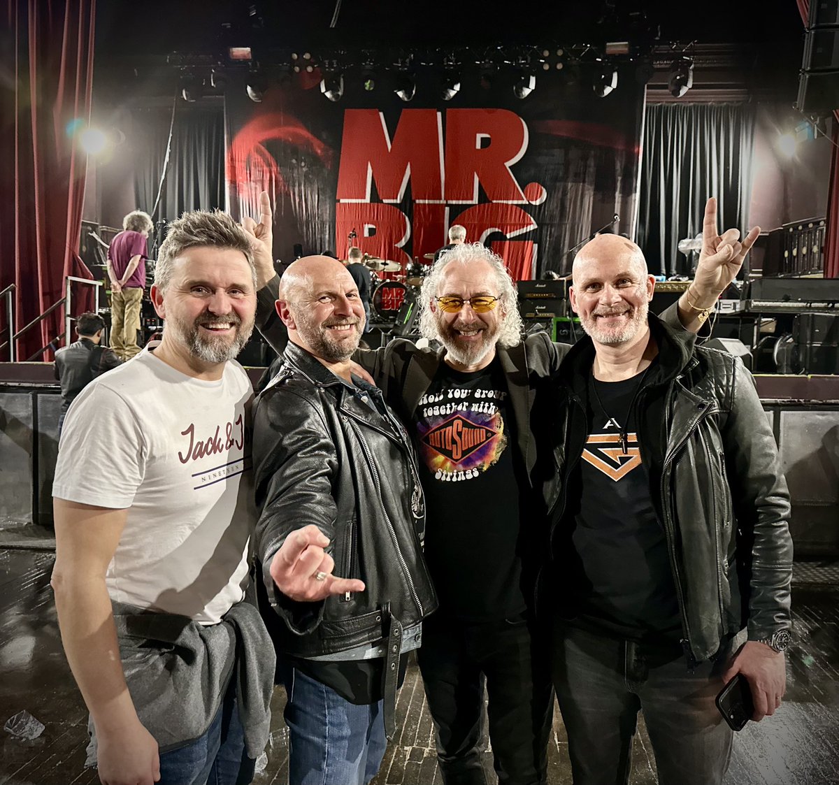 Great night in Manchester watching <a href="/mrbigmusic/">Mr. Big</a> with our buddy <a href="/paulloguebass/">Paul Logue</a> 😎🤘🏻
#kissofthegypsy #kotg30 #britishrock #rockband 
#bestfriends #britishrock #mrbigband