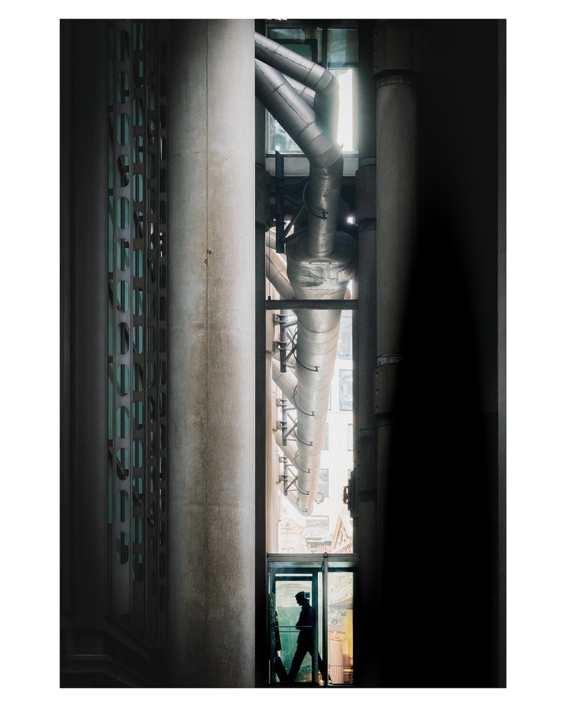 Boundary 

…

#london #architecture #architecturephotography #urbanphotography #lumix #lumixuk #photography #justifiedmagazine #negativemag #photooftheday #artofvisuals #exploreobserveshare #exploretocreate #visualsofearth #exploretocreate #noicemag #pa… instagr.am/p/C43Q24oorW7/
