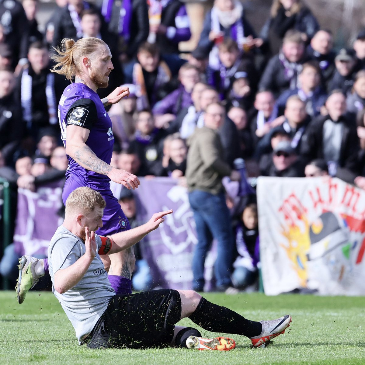 FCErzgebirgeAue's tweet photo. Die Stimmen zum Spiel von Mirnes #Pepic & Marvin #Stefaniak!⚒️💜
📹👉🏼https://t.co/eMeCw1Dytz
#SCFAUE #AUE #Kumpelverein https://t.co/3geiHp6rlV