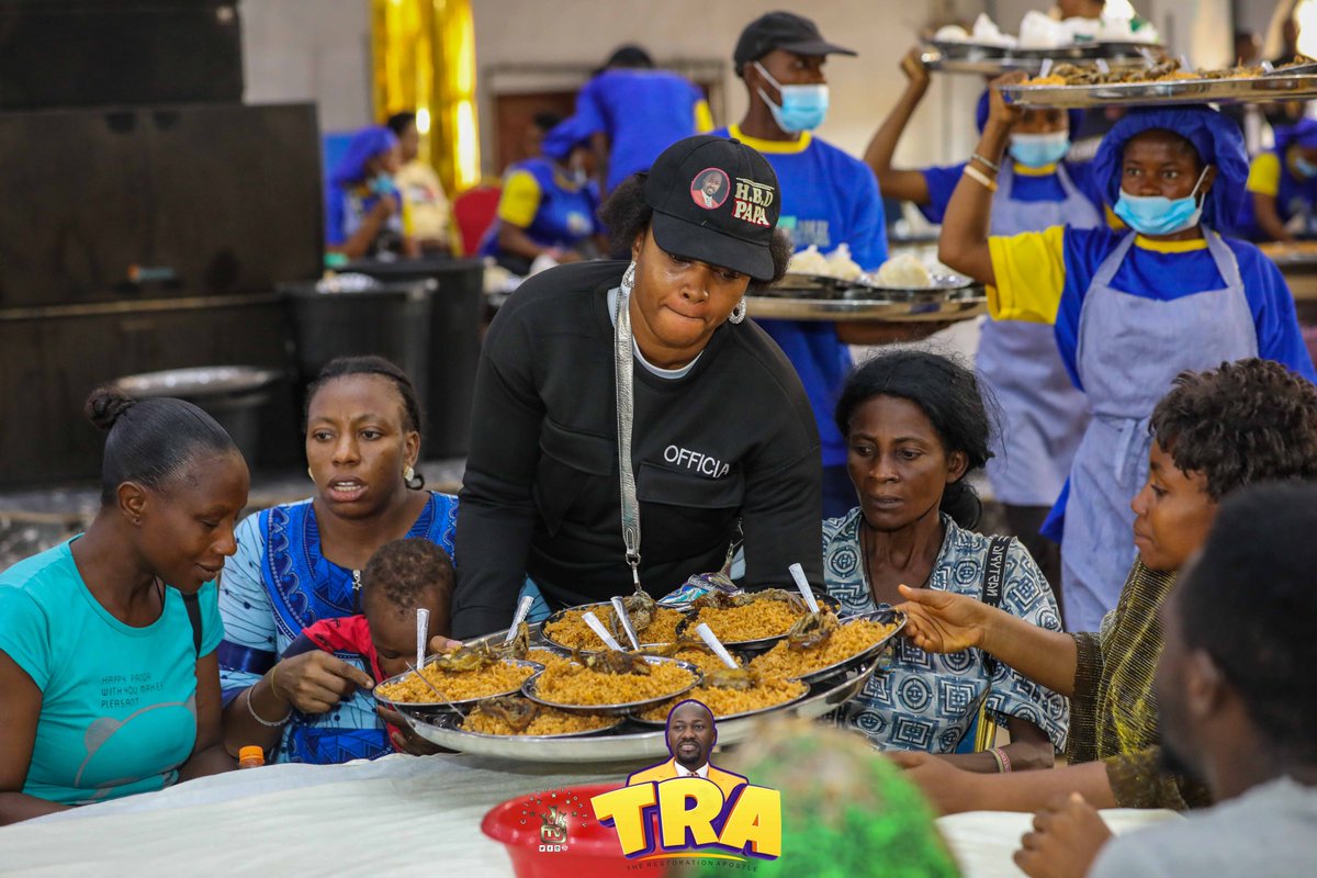 Apostle Johnson & Dr. Lizzy Suleman Free Food 🍲🍜🍛 Marks its Two Years Anniversary! Over 300,000 People Fed In The Last 2 Years Every Saturday At The International Worship Centre of Omega Fire Ministries, Auchi, Edo State🇳🇬

#FreeFood #JolizKitchen #ApostleSuleman