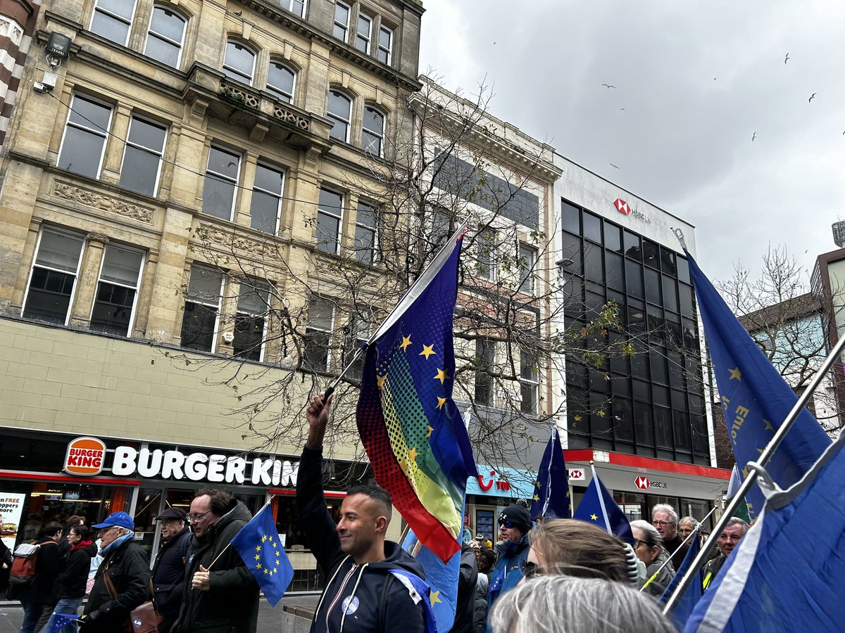 MadeleinaKay's tweet image. Photos from the #MarchforRejoin! 🇬🇧🩵🇪🇺🏳️‍🌈 #DayforRejoin #RejoinEU @MarchForRejoin #Liverpool